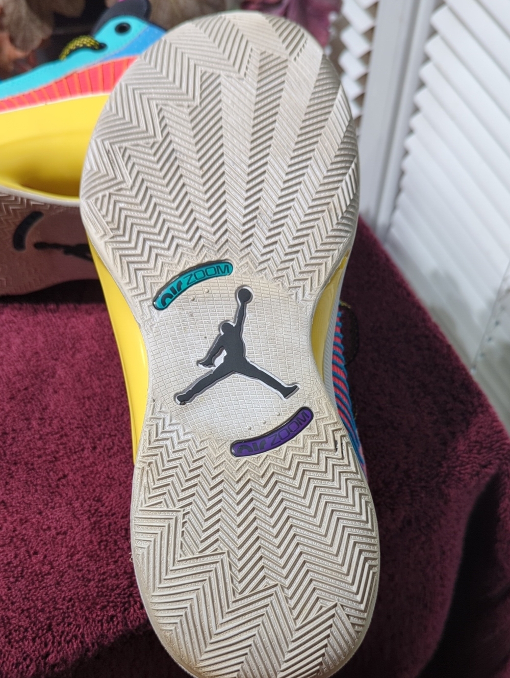 Jordan Men's XXXV Multicolor 10.5  Basketball Shoes in Pink, Turquoise & Yellow - Picture 10 of 12